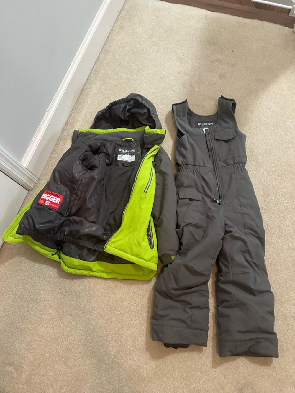 Kid youth ski Jacket & Bib Pants - Gray and Neon Lime. Jacket size 7, Bib Size 6